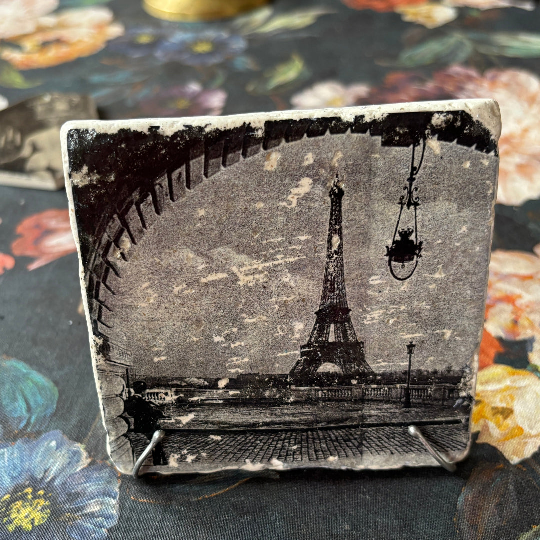 Single Tile Decoration